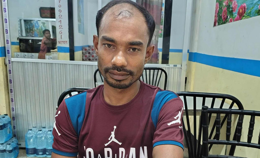 সিএনজি চালকের ঝুলন্ত লাশ উদ্ধার 