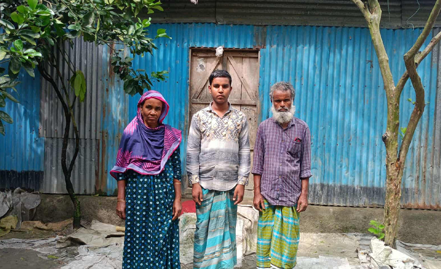 লোহার শিকলে বন্দী আকাশের আকুতি—‘আমি পড়াশোনা করতে চাই’
