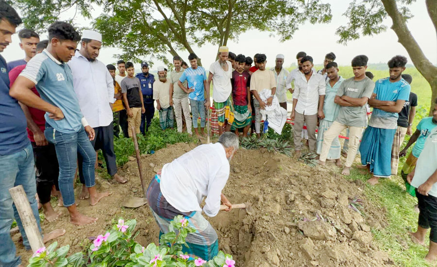 ‎মুরাদনগরে সড়ক দুর্ঘটনায় মৃত্যুর ১ বছর পর কবর থেকে যুবকের লাশ উত্তোলন