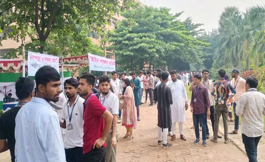 গকসু নির্বাচনে ভোটারদের সরব উপস্থিতি