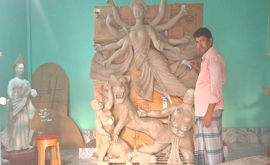 ভূরুঙ্গামারীতে ১৯ মন্ডপে শুরু হচ্ছে শারদীয় দুর্গাপূজা চলছে শেষ মুহূর্তের প্রস্তুতি 