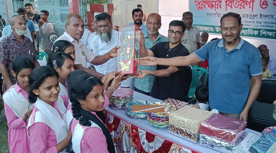 বাগমারায় গ্রীষ্মকালীন জাতীয় ক্রীড়া প্রতিযোগিতার পুরষ্কার বিতরণী ও সমাপনী অনুষ্ঠিত 