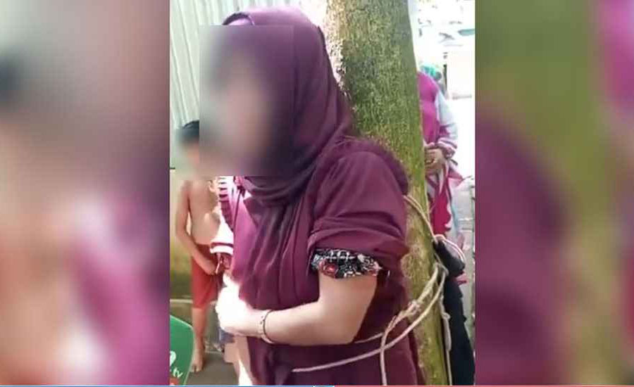 হঠাৎ বিয়ের কাগজপত্র-ছবি-ভিডিও নিয়ে প্রেমিকের বাড়িতে তরুণী, অতঃপরins class=