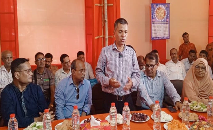 বগুড়ার শেরপুরে দুর্গাপূজা মণ্ডপ পরিদর্শন করলেন প্রধান উপদেষ্টার কার্যালয়ের সচিব