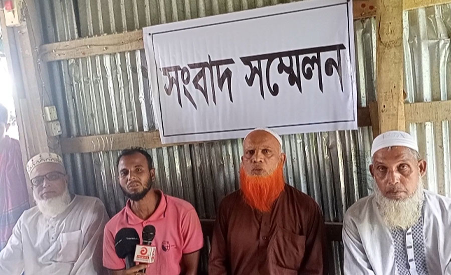 গলাচিপায় মিথ্যে ধর্ষণ চেষ্টা মামলা প্রত্যাহারের দাবিতে সংবাদ সম্মেলন 