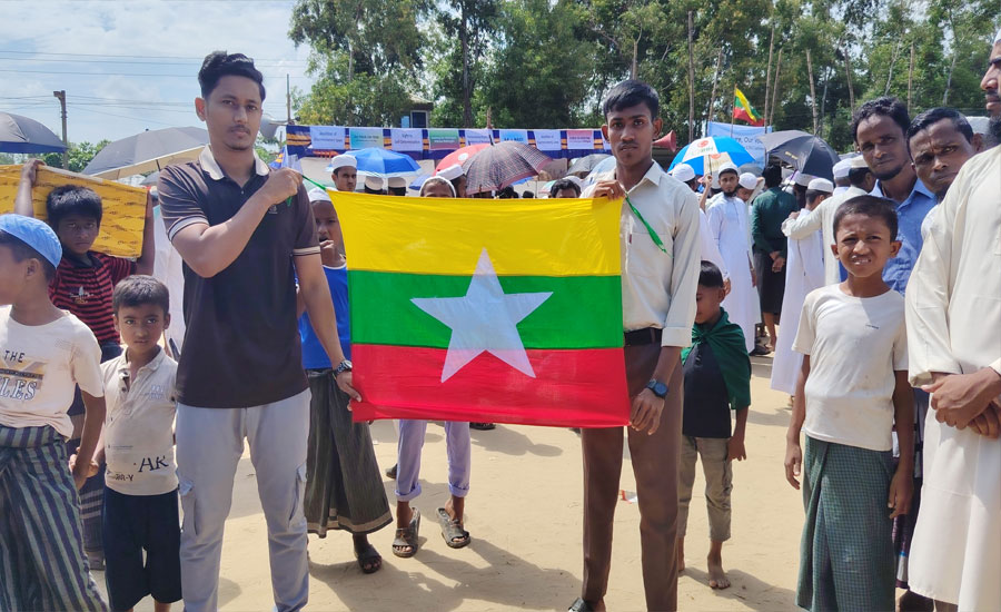উচ্চপর্যায়ের সম্মেলনকে সামনে রেখে প্রত্যাবাসনের রোডম্যাপ চেয়ে রোহিঙ্গাদের সমাবেশ