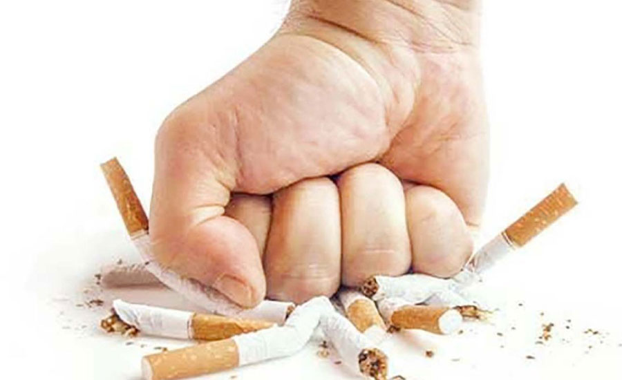 ধূমপান কখন বেশি ক্ষতি করে, জানালেন চিকিৎসক