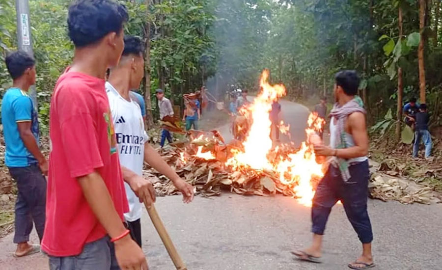 খাগড়াছড়িতে রাতে অনির্দিষ্টকালের অবরোধ প্রত্যাহারের পর সকালে আবার বহাল