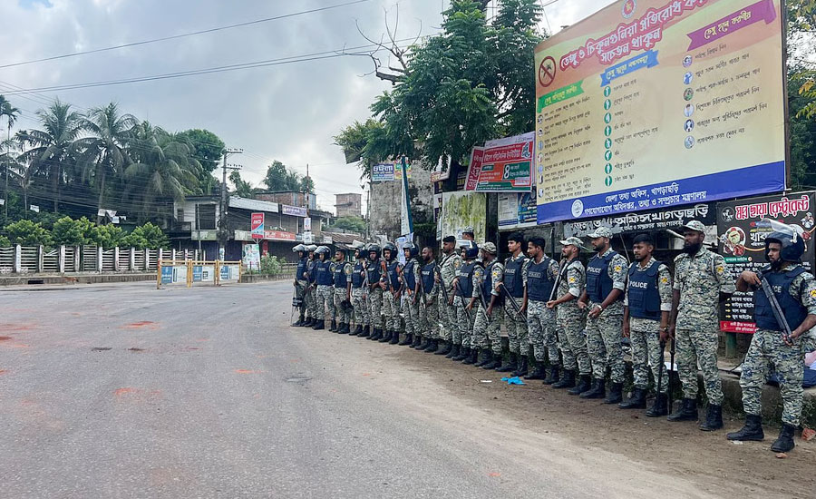 থমথমে খাগড়াছড়ি, ১৪৪ ধারার মধ্যেই চলছে সড়ক অবরোধ