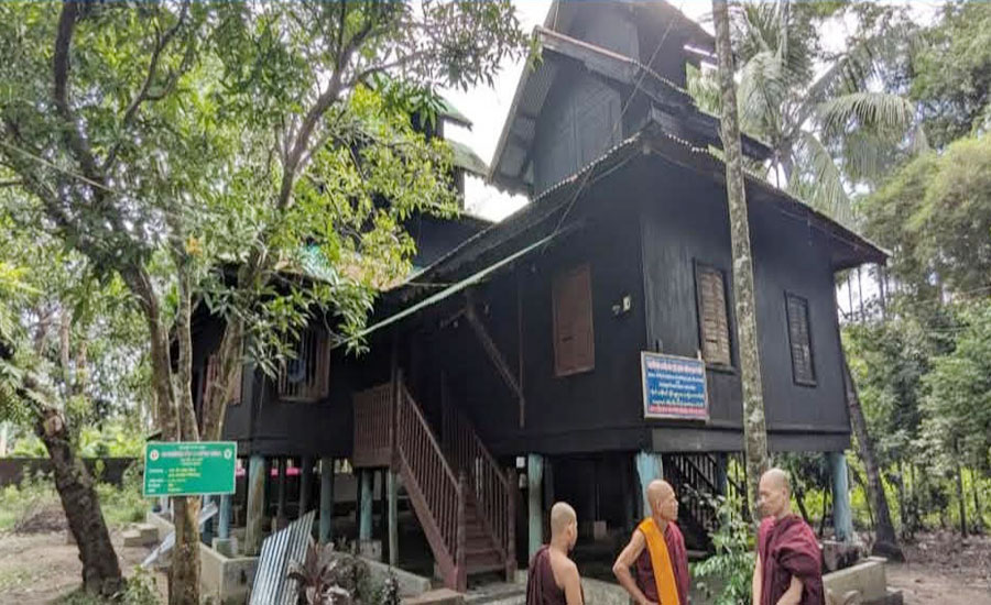 রাম বৌদ্ব বিহার থেকে বৌদ্ধ ভিক্ষুর ঝুলন্ত মরদেহ উদ্ধার 