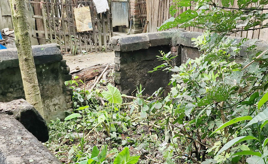 চাঁপাইনবাবগঞ্জে কবরস্থানে হাতবোমা বিষ্ফোরিত, এলাকায় আতঙ্ক