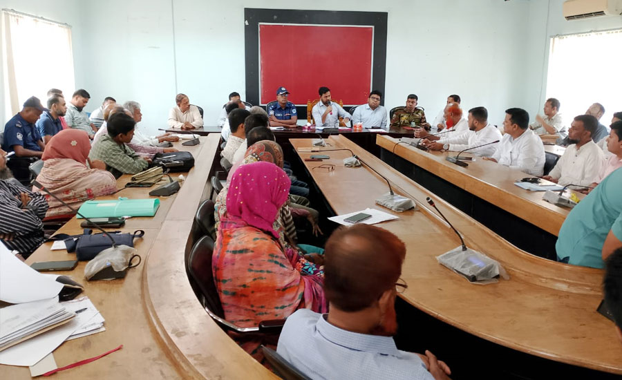 দুর্গাপূজা উপলক্ষে হাটহাজারী উপজেলা প্রশাসনের বিশেষ সভা : গুজব প্রতিরোধের আহবান