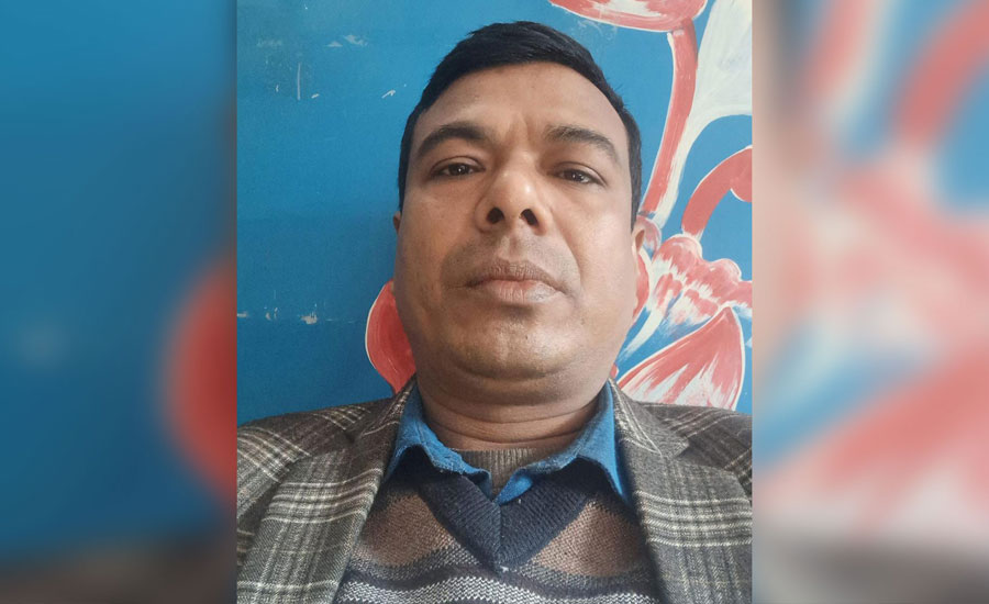 কিস্তির টাকা শোধ করতে না পারায় দোকানির জমি লিখে নিলেন শিক্ষক!