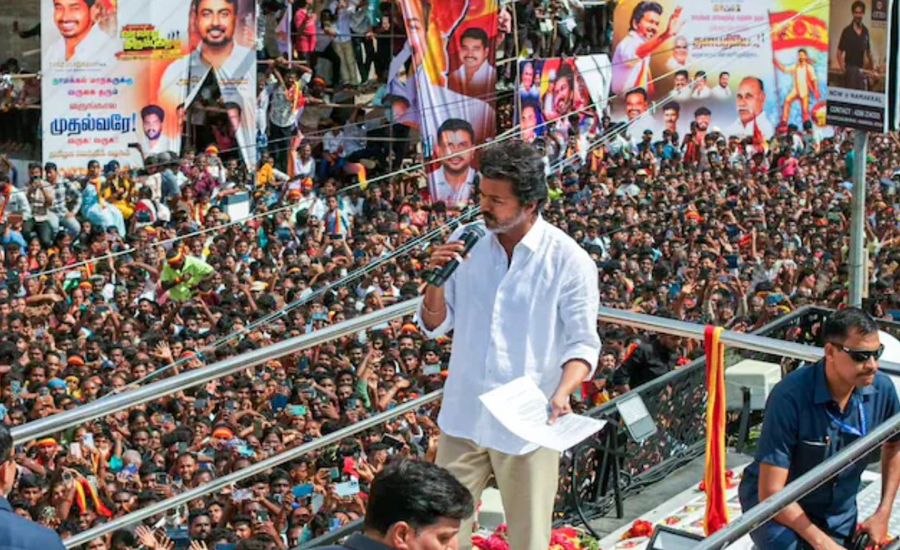জনসভায় হতাহতের পর শোকে খাওয়াদাওয়া ছেড়ে দিয়েছেন থালাপতি