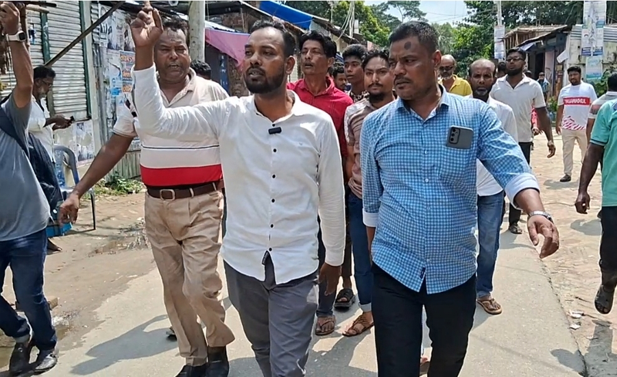 ফেনী সদর বালিগাঁও ইউনিয়নে সমন্বয়কের হাতে জুয়া সমন্বয়ক কমিটি বুয়া এই স্লোগানে উত্তাল 