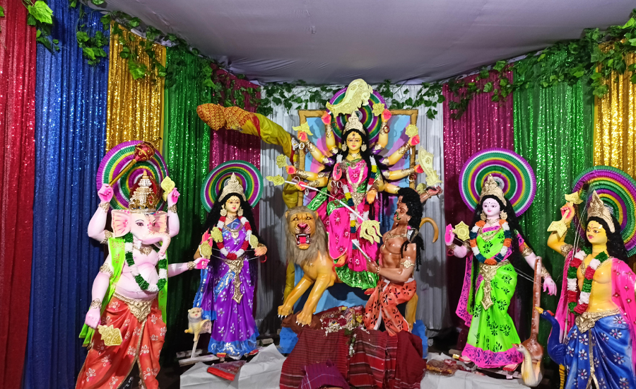 এনায়েতপুরে শান্তিপূর্ণভাবে চলছে দুর্গাপূজা