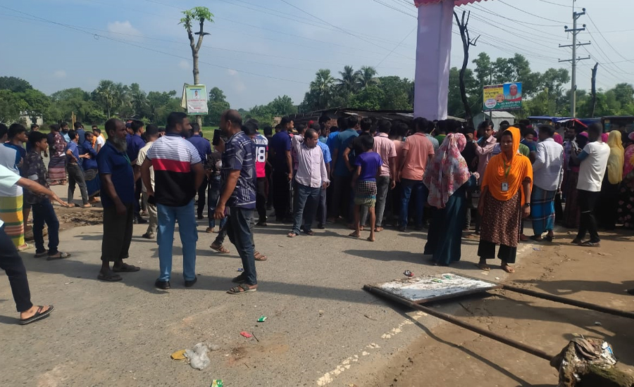 এক মাসের বেতন ও কারখানা খোলার আশ্বাসে গাজীপুরে শ্রমিক আন্দোলন প্রত্যাহার