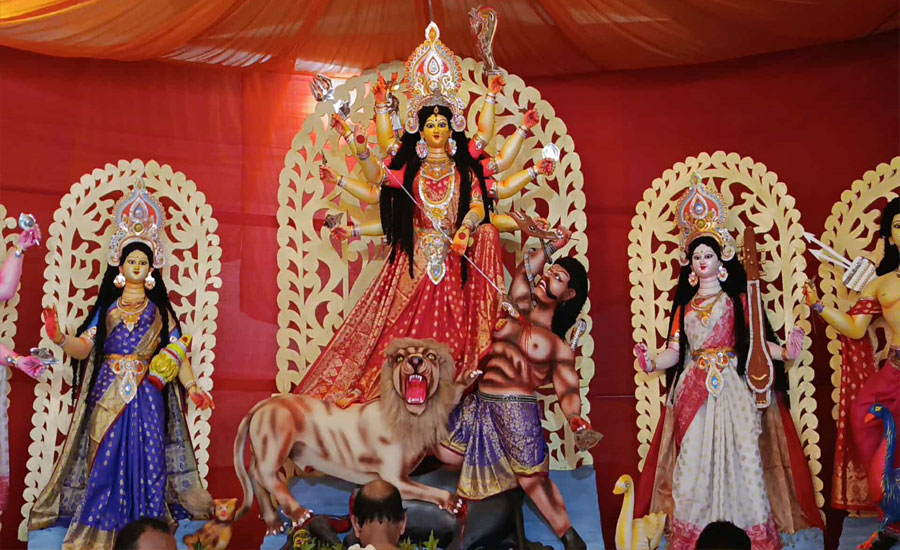 ঠাকুরগাঁওয়ে কলা বউ স্নানের মধ্য দিয়ে দূর্গা পূজার সপ্তমী শুরু