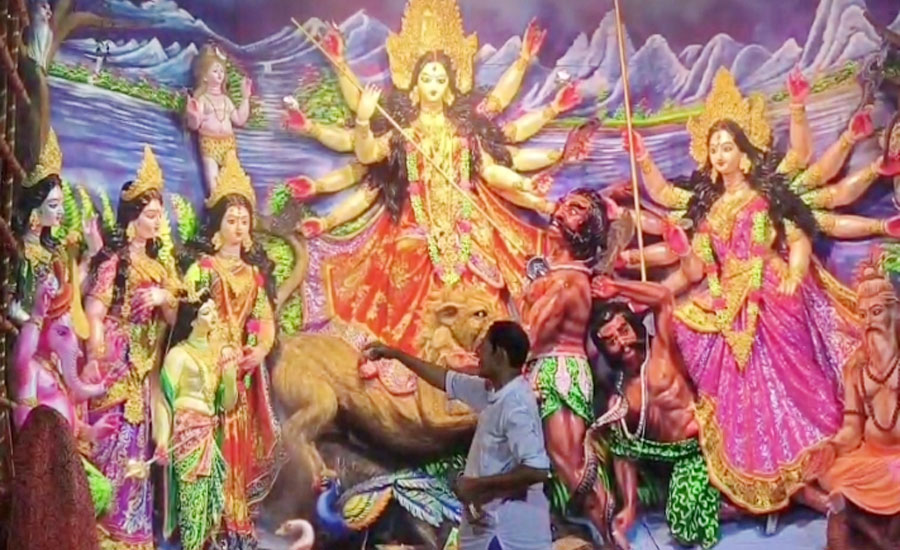 পটুয়াখালীতে দেবী দুর্গার মহাষ্টমী বিহিত পুজা, অঞ্জলি প্রদান ও বিশ্ব শান্তি কামনা