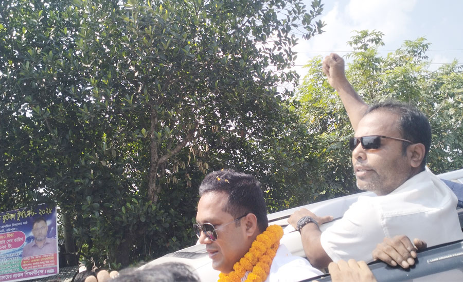 শারদীয় দুর্গা উৎসবের শুভেচ্ছা বিনিময়ে সাইফ মাহামুদ জুয়েলের মটর শোভাযাত্রা 