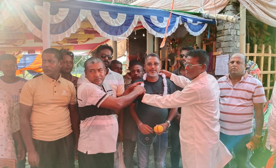 পাইকগাছায় বিভিন্ন দুর্গাপূজা মন্ডপ পরিদর্শন ও মতবিনিময় সভায় বিএনপি নেতা এনামুল হক