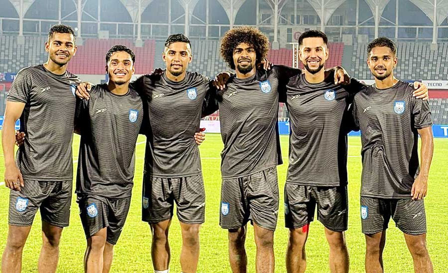 হামজা চৌধুরীর দিকে তাকিয়ে বাংলাদেশ