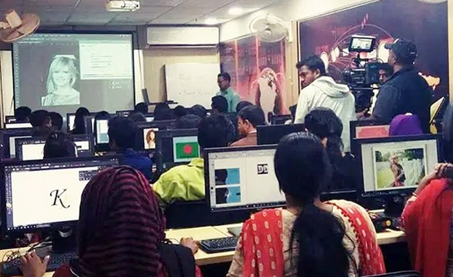 নারীদের জন্য ফ্রিতে চার কোর্স, আবেদন করুন দ্রুত