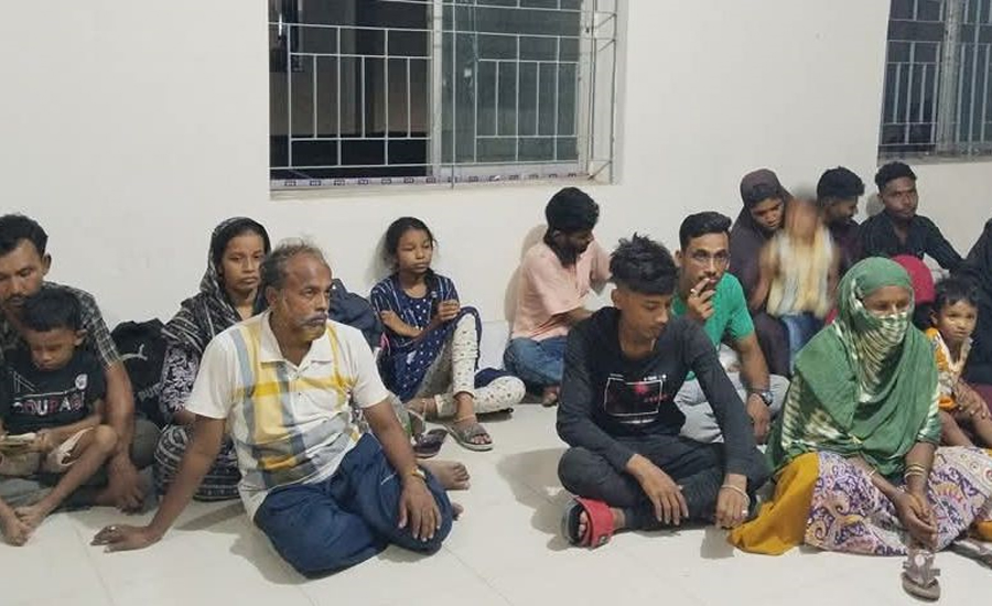 সাতক্ষীরায় ১৬ বাংলাদেশিকে বিজিবির কাছে হস্তান্তর