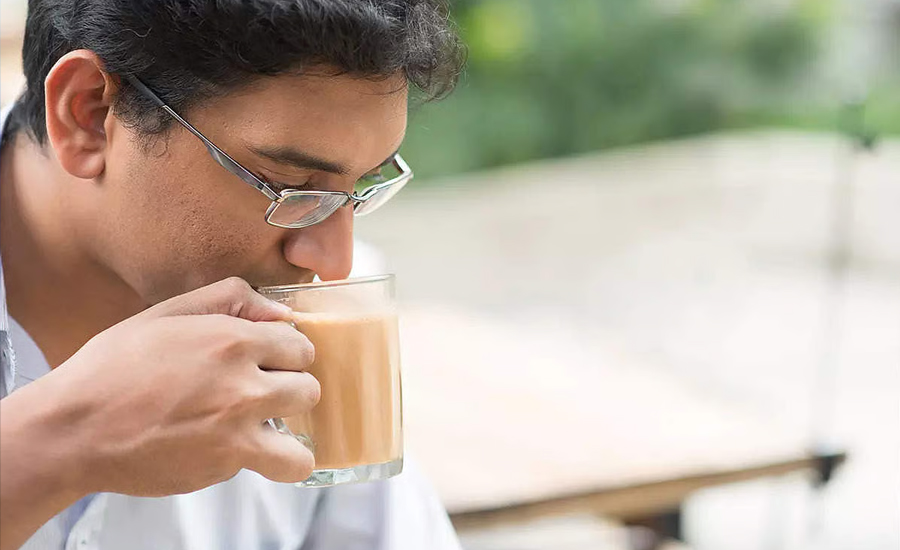 দুধ চায়ে বার বার চুমুক দিচ্ছেন, জানুন ক্ষতিকর দিকগুলো
