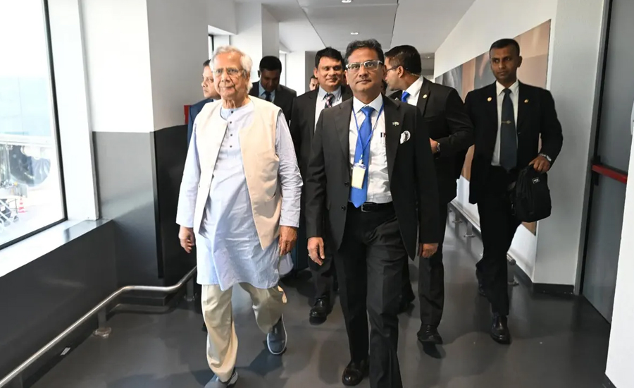 রোমে পৌঁছেছেন প্রধান উপদেষ্টা