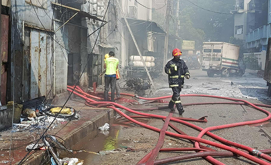 মিরপুরে পোশাক কারখানা ও রাসায়নিক গুদামের আগুনে ৯ মৃত্যু