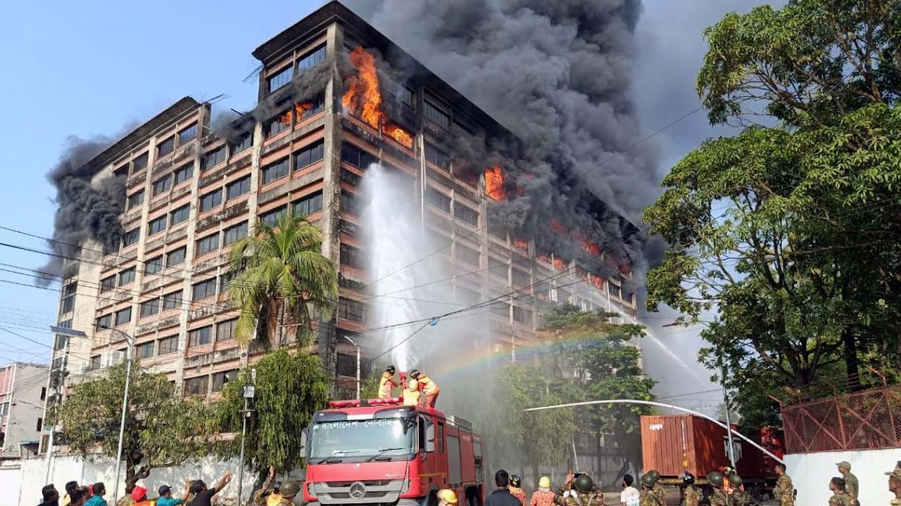 চট্টগ্রাম ইপিজেডে কারখানায় আগুন