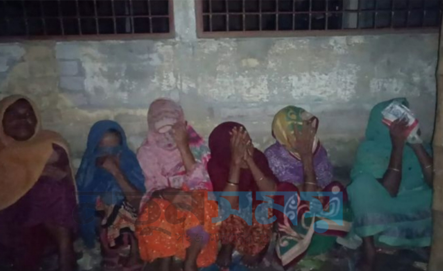 রাত দুইটা থেকে লাইনে দাঁড়িয়েও আটা মেলে না শতাধিকের