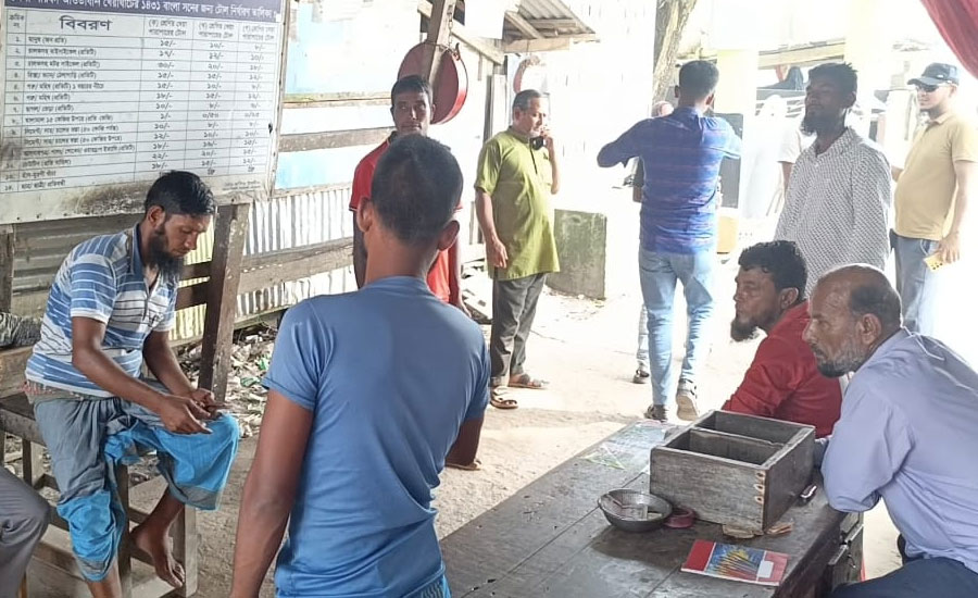 খেয়া মাঝি দিয়ে খাস আদায় ফলে হচ্ছে অনিয়ম ও দূর্নীতি 