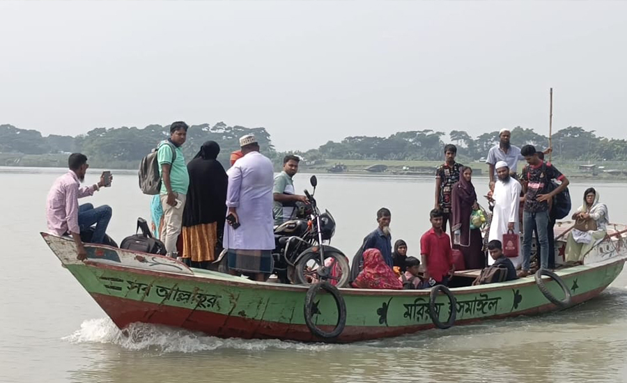 খেয়া মাঝি দিয়ে খাস আদায় ফলে হচ্ছে অনিয়ম ও দূর্নীতি 