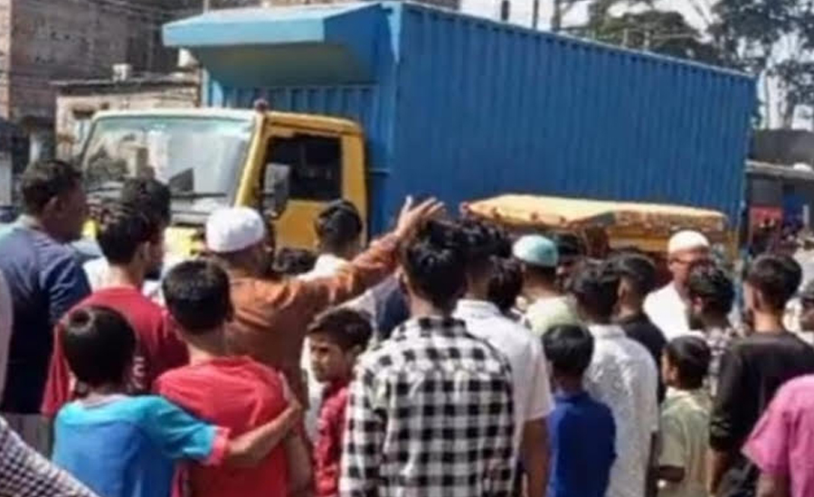 চোর সন্দেহে গণপিটুনিতে কিশোরের মৃত্যু, প্রতিবাদে ঢাকা-ময়মনসিংহ মহাসড়ক অবরোধ