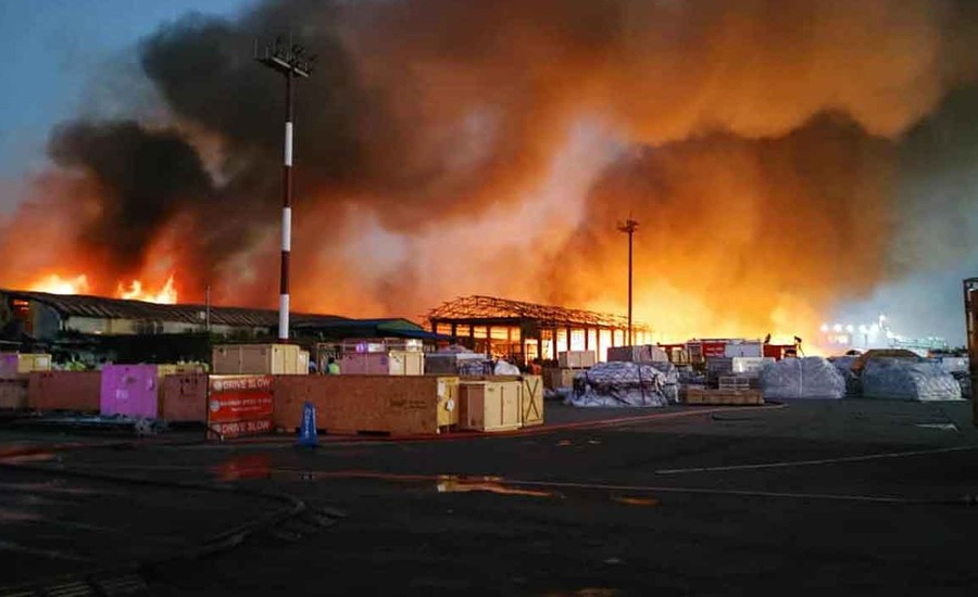 শাহজালালের কার্গো ভিলেজের আগুন অনেকটা নিয়ন্ত্রণে