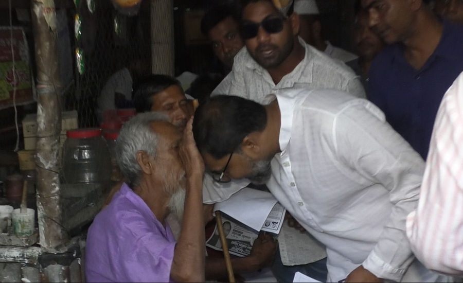 তারেক রহমান ঘোষিত ৩১ দফা বাস্তবায়নে তাড়াশে লিফলেট বিতরণ