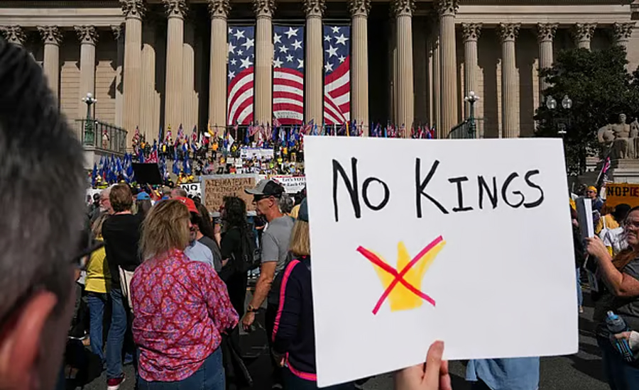 ‘নো কিং’ ট্রাম্পবিরোধী বিক্ষোভ যুক্তরাষ্ট্রজুড়ে