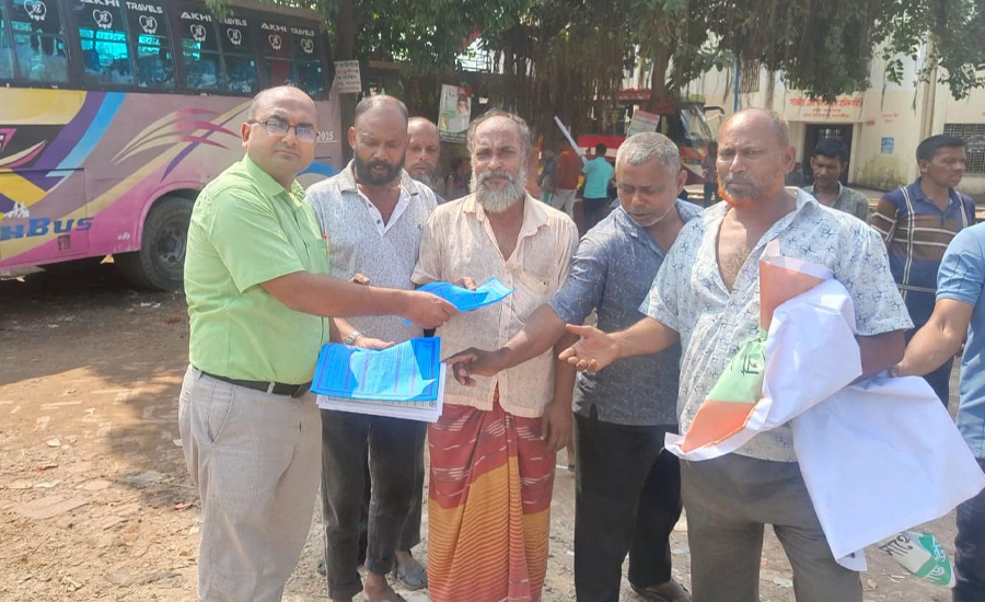 সাতক্ষীরায় জাতীয় নিরাপদ সড়ক দিবস উপলক্ষে বিআরটিএ’র উদ্যোগে রোড শো অনুষ্ঠিত 
