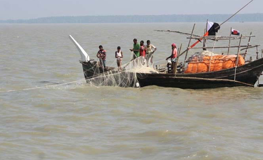 নিষেধাজ্ঞা শেষে ইলিশ শিকারের অপেক্ষায়, দুশ্চিন্তাগ্রস্ত উপকূলের জেলেরা