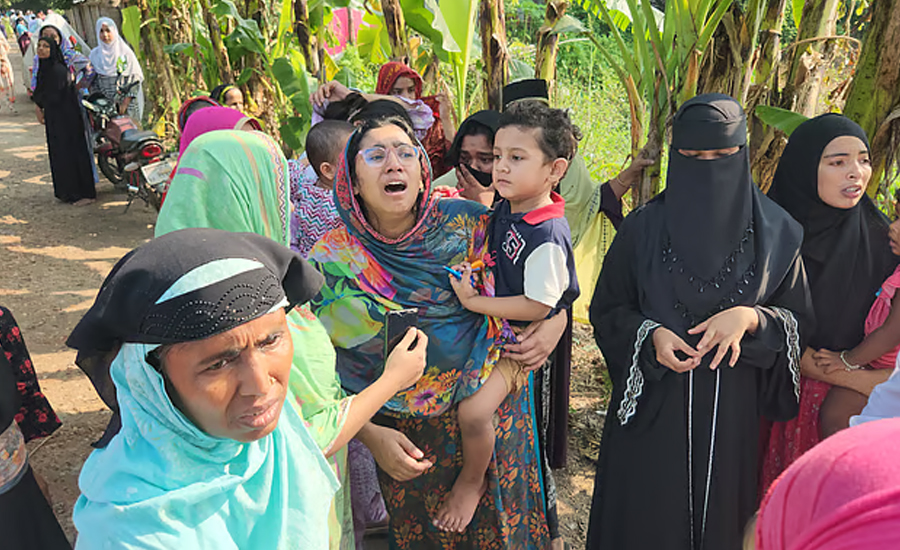 ‘বাবা ঘুমাচ্ছে মা, তুমি কান্না করো না’, দাফন শেষে কালামের বাড়িতে আহাজারি