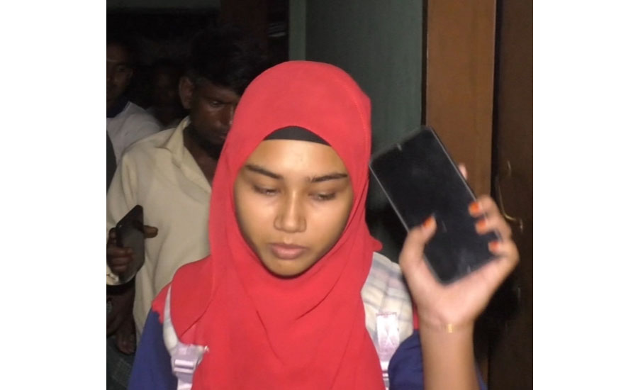 তাড়াশে বিয়ের দাবি চাচার শালি, ভাতিজার বাড়িতে দুইদিন ধরে অনশন 