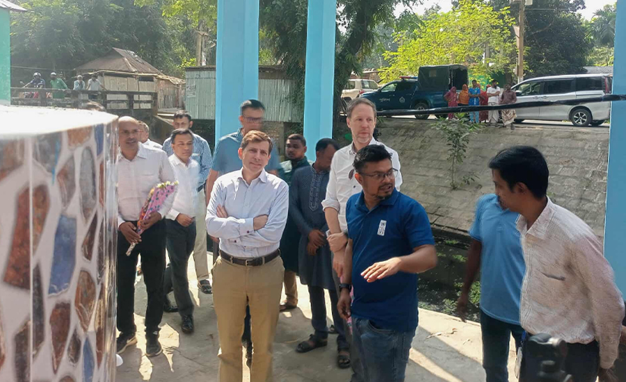 চিলমারীতে লজিক প্রকল্প পরিদর্শনে রাষ্ট্রদূত