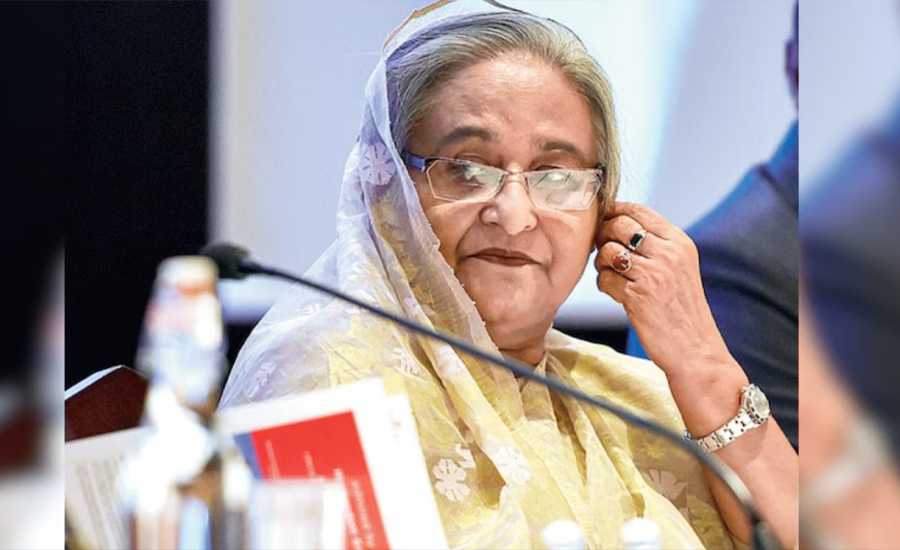 রয়টার্সের সাক্ষাৎকারে হাসিনা বলেন, তিনি বা তার পরিবারের কেউ আর আওয়ামী লীগের নেতৃত্বে নাও থাকতে পারেন