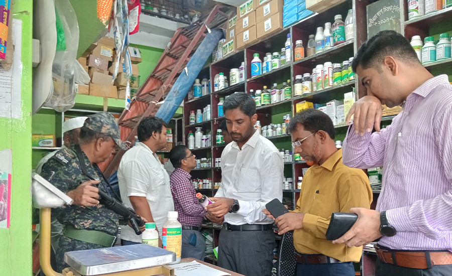 নলডাঙ্গায় কৃষি পণ্যে অনিয়ম: তিন ব্যবসায়ীকে ৩৫ হাজার টাকা জরিমানা