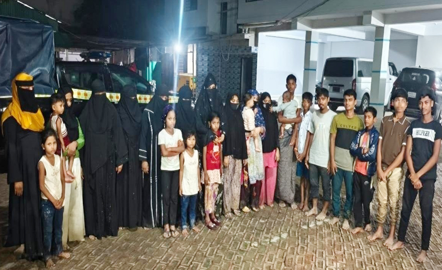 টেকনাফে র‌্যাব ও কোস্ট গার্ডের অভিযানে মানবপাচারকারীর কবল থেকে ৫০ ভিকটিম উদ্ধার