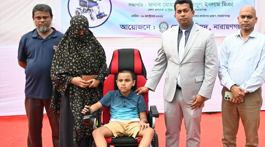 নারায়নগঞ্জ ডিসির উদ্যোগে এক মায়ের চোখে ফিরল হাসি