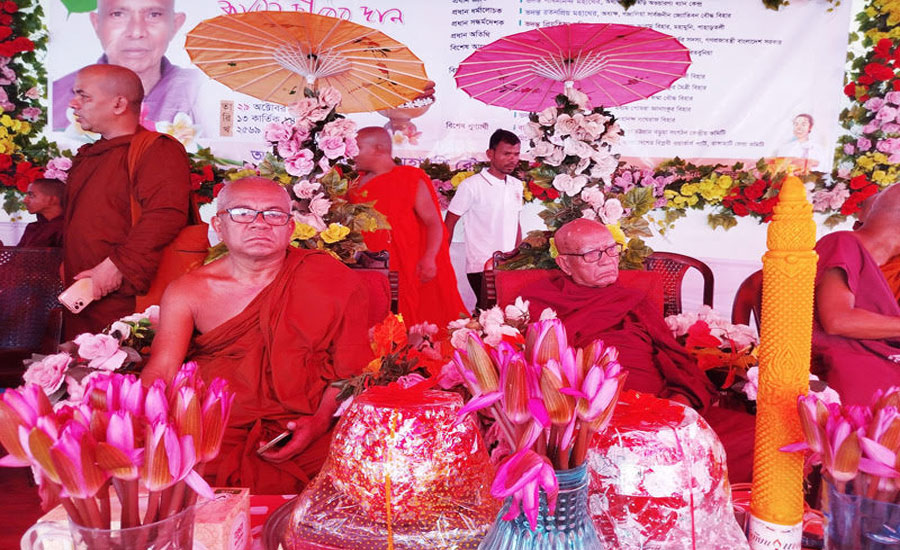 ডলুছড়া মহামুনি বৌদ্ধ বিহারে ১৮তম কঠিন চীবর দান ও স্থবির  বরণোৎসব সম্পন্ন 