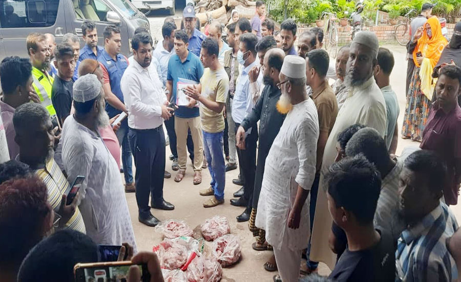 সাতক্ষীরায় মেয়াদ উত্তীর্ণ ও দুর্গন্ধযুক্ত মাংস বিক্রয়ের অপরাধে ৩০ হাজার টাকা জরিমানা ও ২ মাসের কারাদণ্ড 